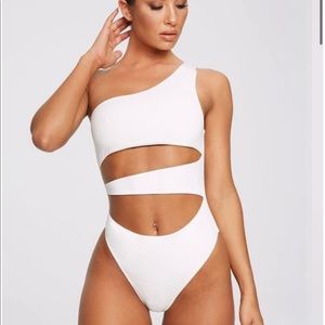 REVERSIBLE ONE SHOULDER SWIMSUIT - WHITE